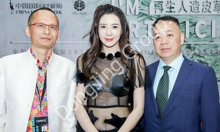 Dongjing переработанного искусственного меха и GENIAL · Чжан Цзиньхао появляются на Китайской международной неделе моды